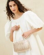 femmes Loeffler Randall Champagne pochette plissée plate brit Sacs 8HL8393 - Image 5