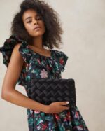 femmes Loeffler Randall noir aviva pochette bouffante tissée Sacs 8HL8355 - Image 5