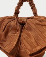 femmes Loeffler Randall noix de muscade pochette à petit nœud Sierra Sacs 8HL8382 - Image 3