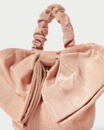 femmes Loeffler Randall rougir pochette à petit nœud Sierra Sacs 8HL8381 - Image 3
